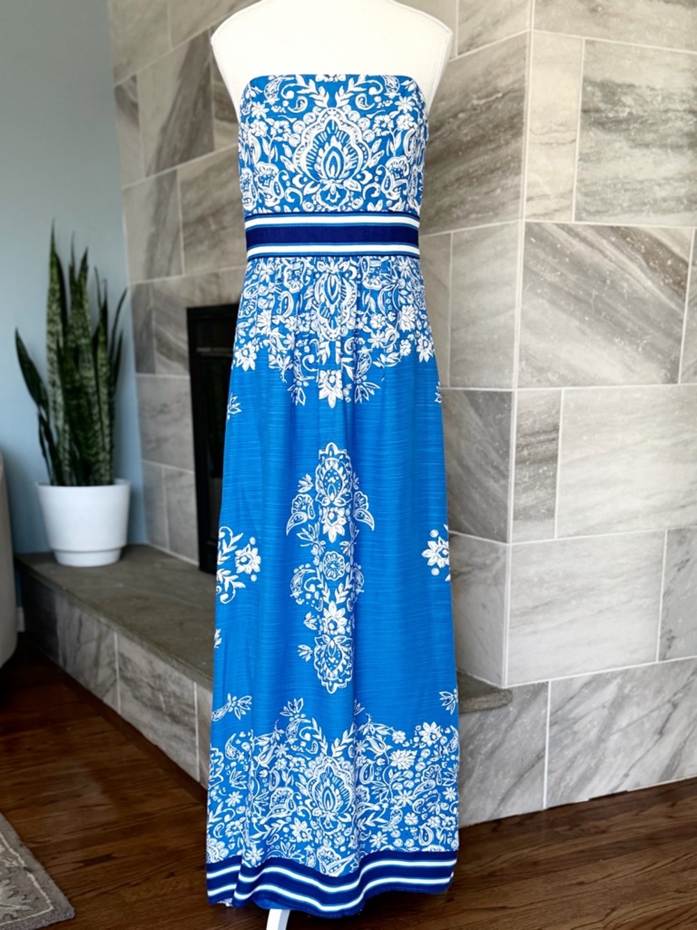 Vineyard Vines Floral Scarf Print Maxi Dress Blue White Strapless Resort Size 8